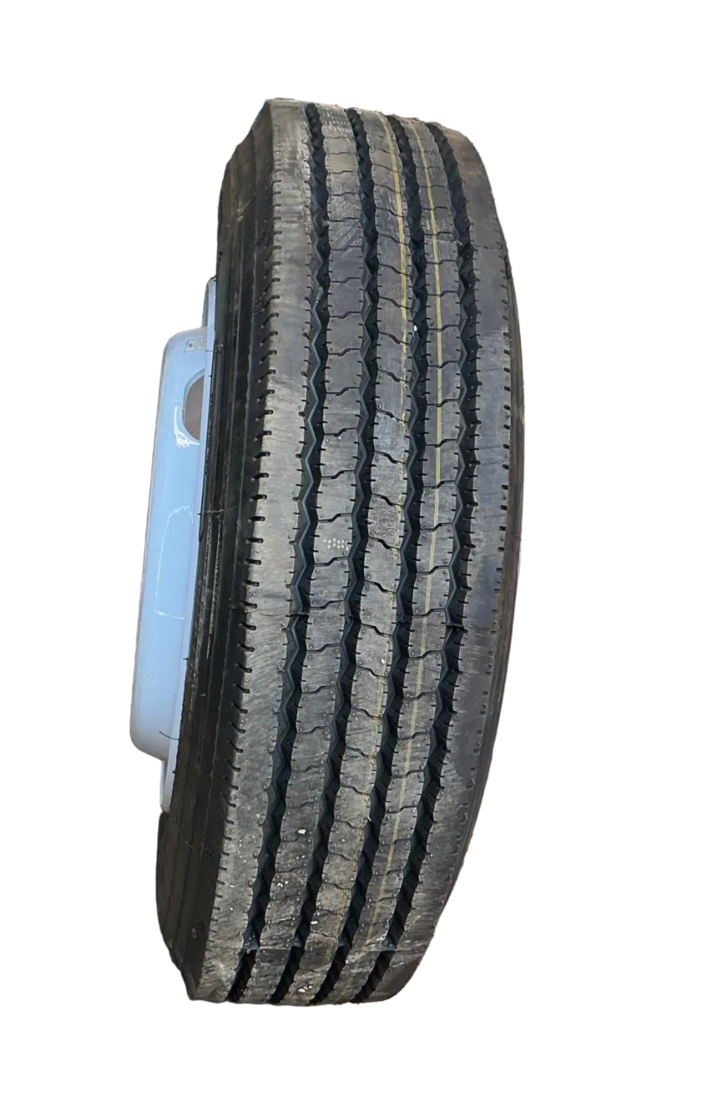 WHITE DUAL HD  215/75 R17.5 18 PLY W/RANIER TIRE