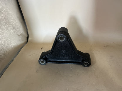 Equalizer Cast 6¨ Tall Triangular 9/16 Holes