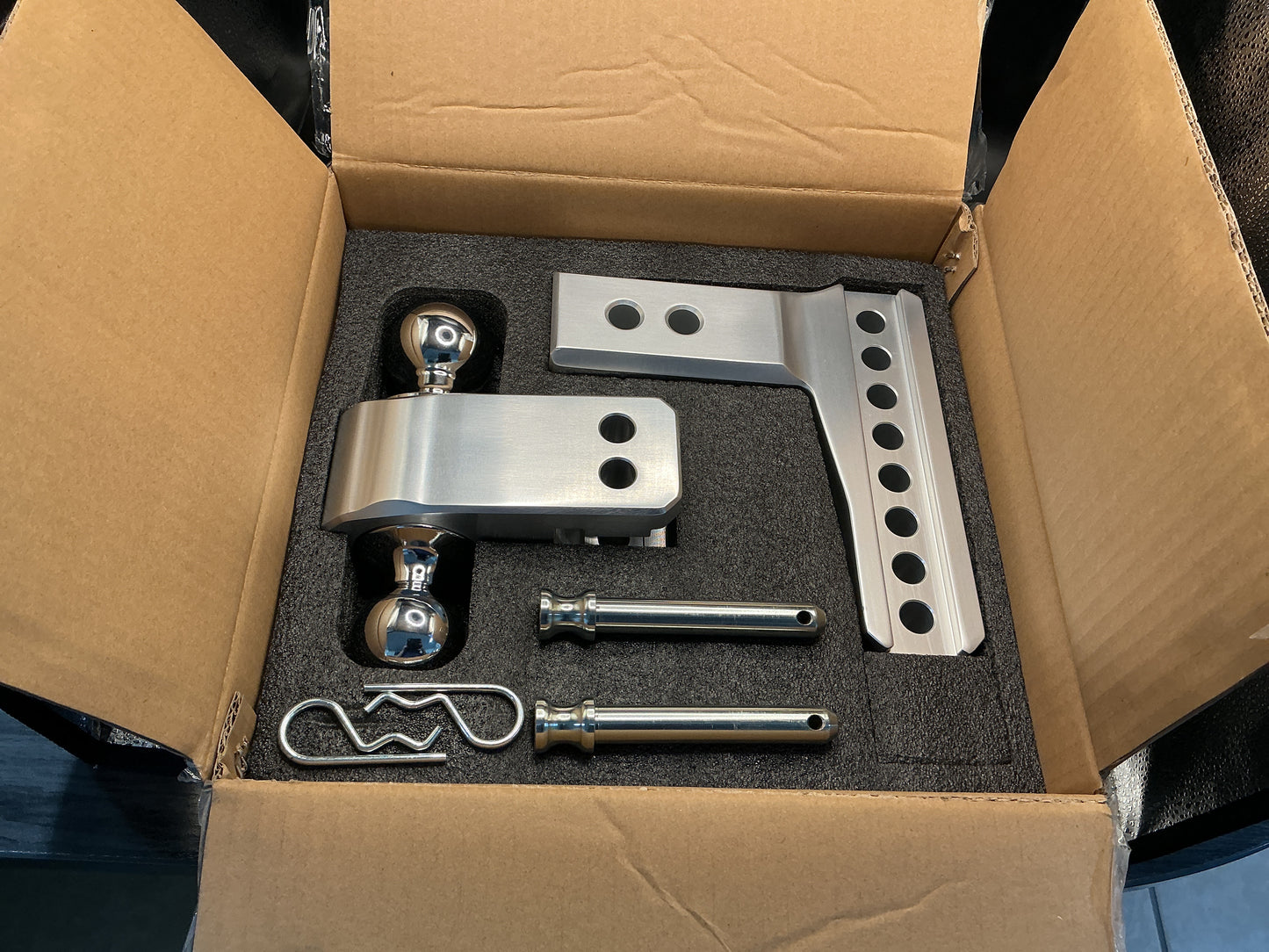 2.5" Aluminum Medium Duty 4"Drop/Rise Hitch